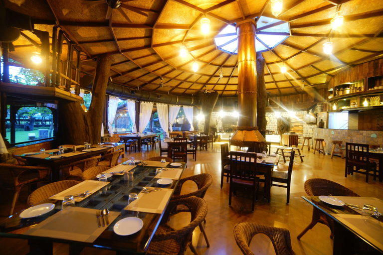 Food & Drinks, Regenta Resort Aranyaani, Seoni