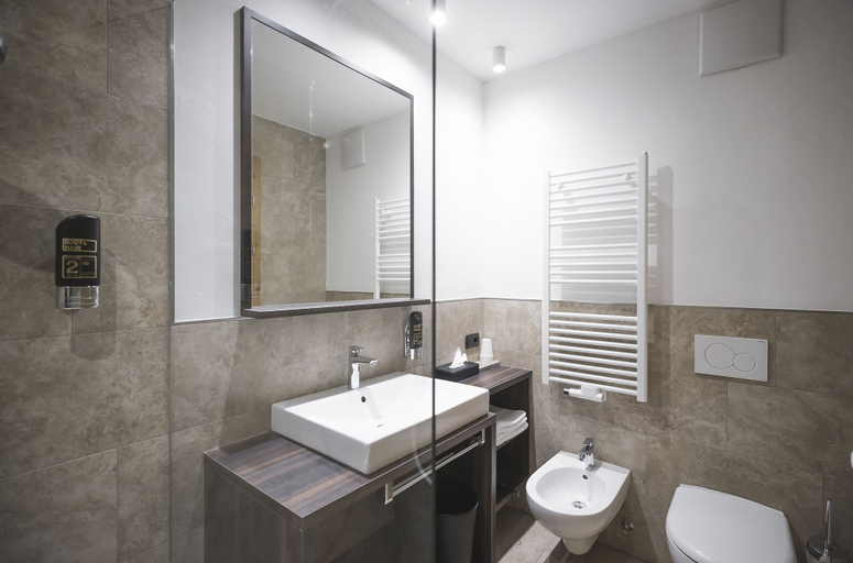 Bathroom 4, Emma Historic Hotel, Bolzano
