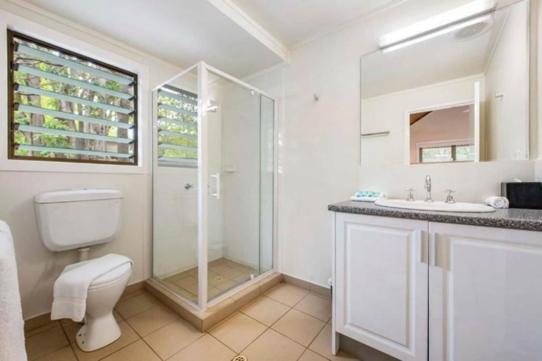 Bathroom 4, Heron Island Resort, Calliope - Pt B