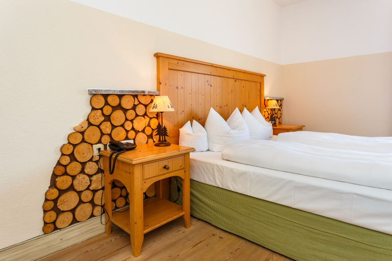 Bedroom 5, Landhotel & Berggasthof Panorama, Garmisch-Partenkirchen