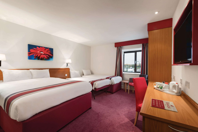 Bedroom 3, Ramada by Wyndham Cambridge, Cambridgeshire