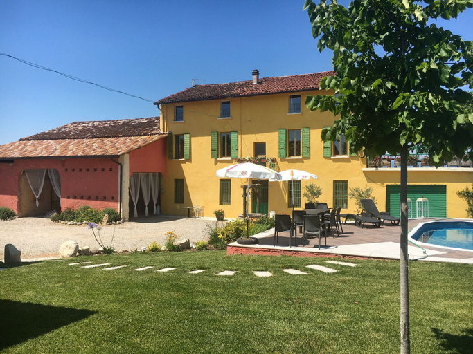 Exterior & Views 2, B&B La Valle Dei Vigher, Mantua