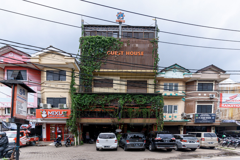 Exterior & Views, Urbanview Hotel 58 Bintaro by RedDoorz, South Tangerang