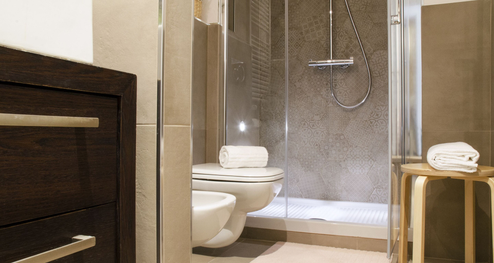 Bathroom 4, JOIVY Flowers Apartment 25, Como