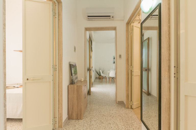 Hallway, Villetta Rosamarina, Lecce