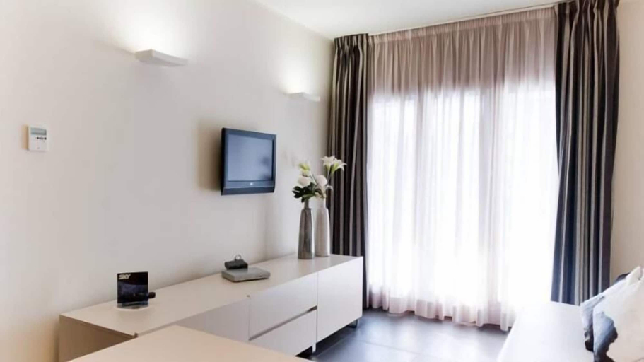 Bedroom 3, Home Club Suite Hotel, Cosenza