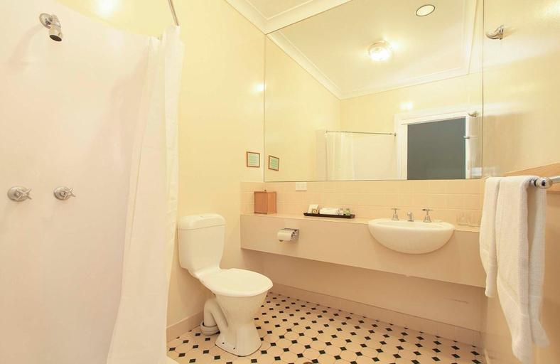 Bathroom 4, Walhalla's Star Hotel, Baw Baw - Pt B East