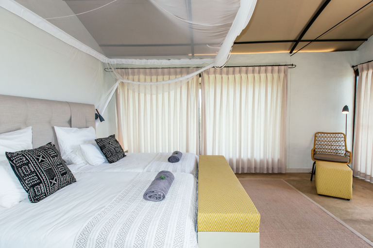 Bedroom 2, Serondela Lodge, Kabe