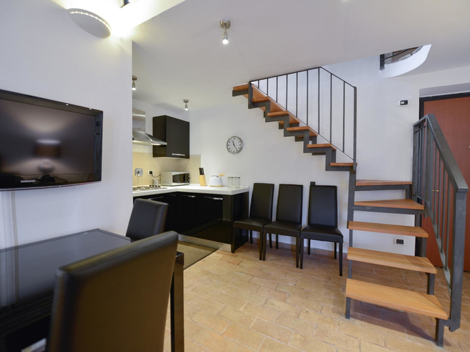 Others 5, Ibernesi 1 Apartment, Rome