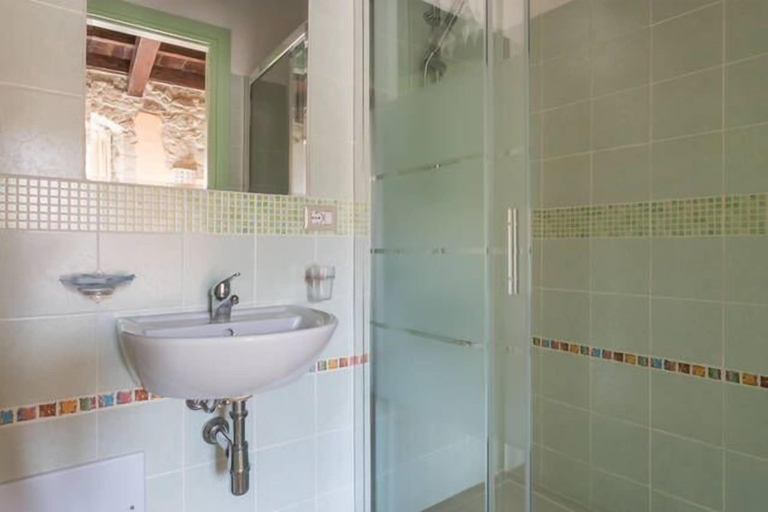 Bathroom 4, Madalen Guest House, Oristano