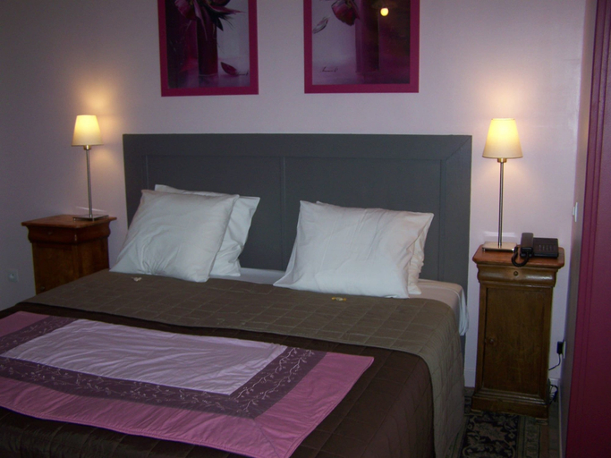 Bedroom 2, Auberge de l'Abbaye, Eure