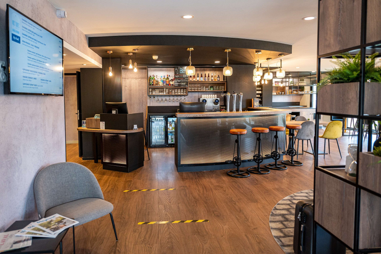 Food & Drinks 5, Kyriad Laval, Mayenne