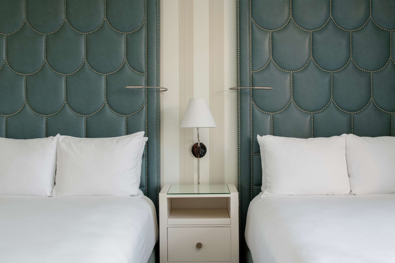 Bedroom 3, The Beverly Hilton, Los Angeles