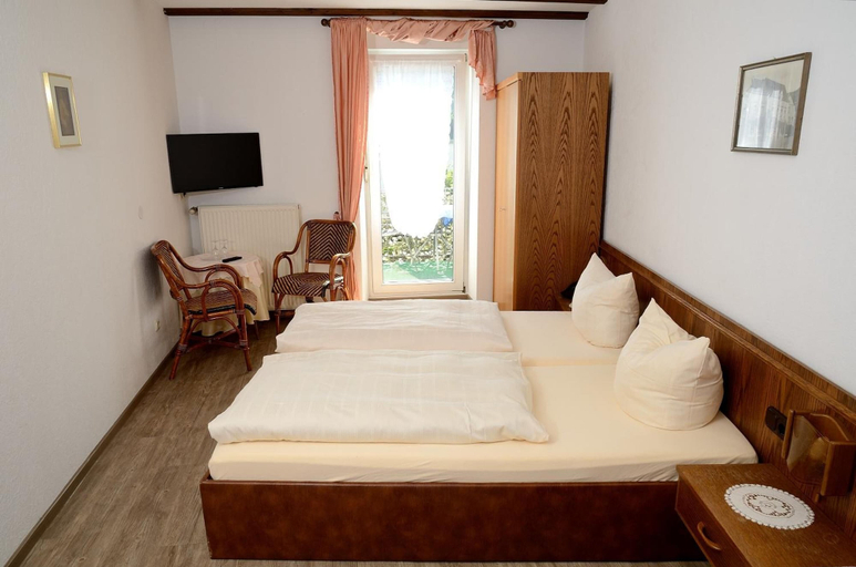 Bedroom 3, Hotel Zum Josefshof, Bernkastel-Wittlich