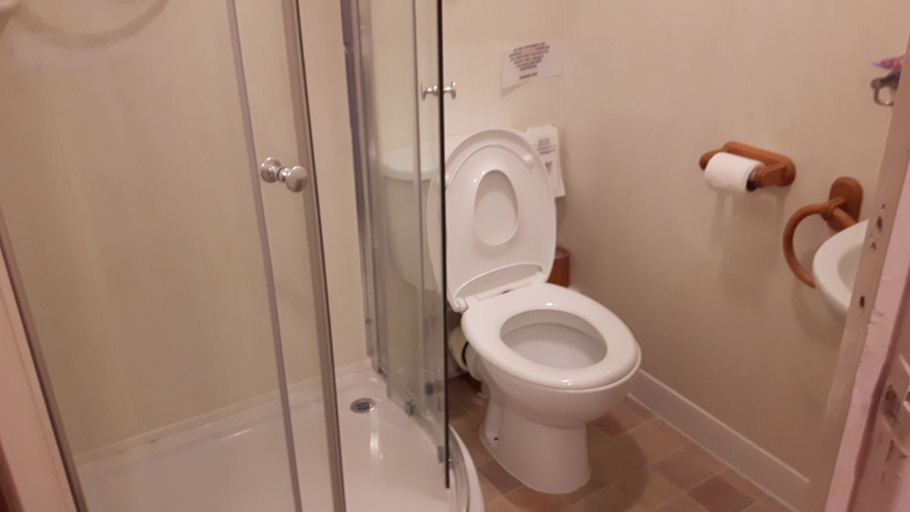 Bathroom 3, The Hotel Fame, Blackpool