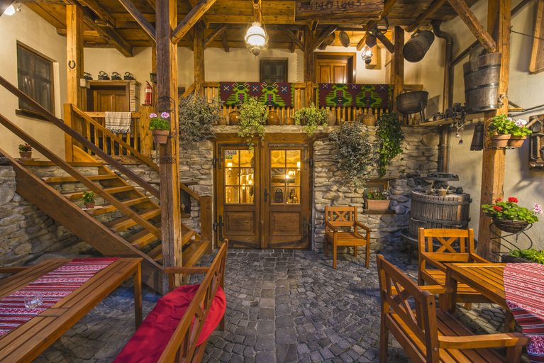 Food & Drinks 5, Casa Savri, Sighisoara
