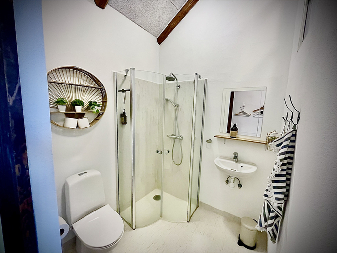 Bathroom 3, Høloftet, Esbjerg