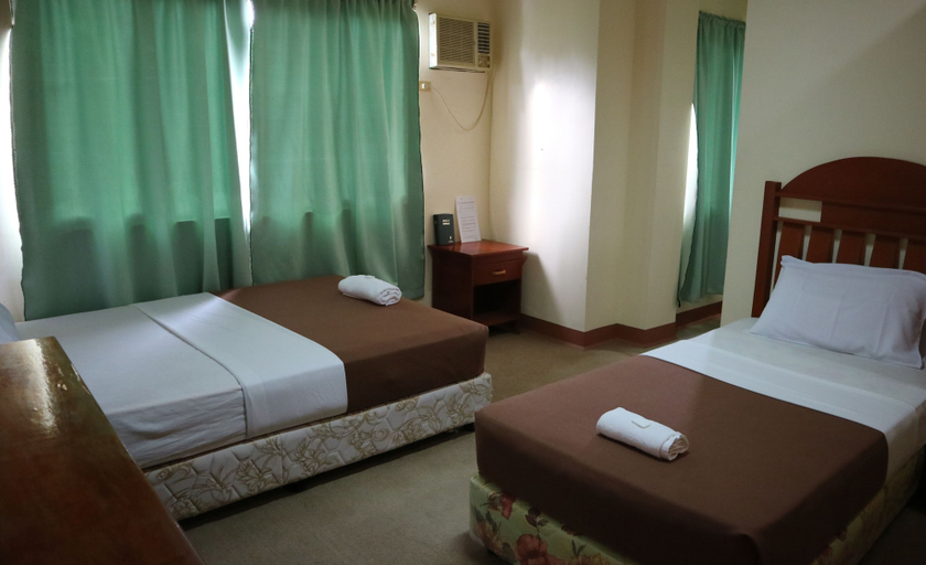 Bedroom 2, Coral Dive Resort, Catarman
