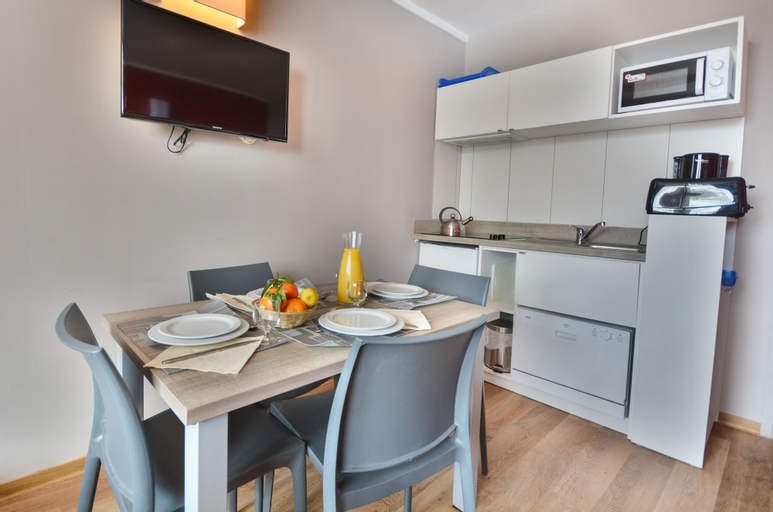 Dining Room 7
