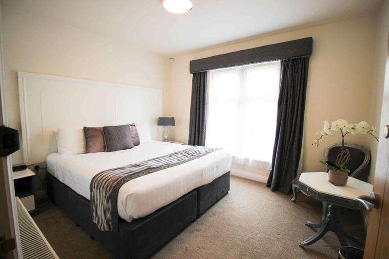 Bedroom 3, Blorenge House, Somerset
