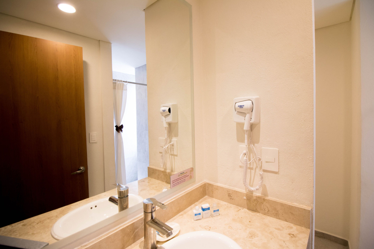 Bathroom 5, Hotel Misión Puebla Angelopolis, San Andrés Cholula