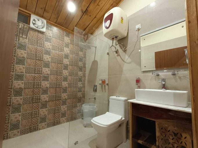 Bathroom 3, Aaroham Resorts Shimla, Shimla