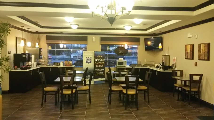 Food & Drinks 5, Atria Inn & Suites, Live Oak