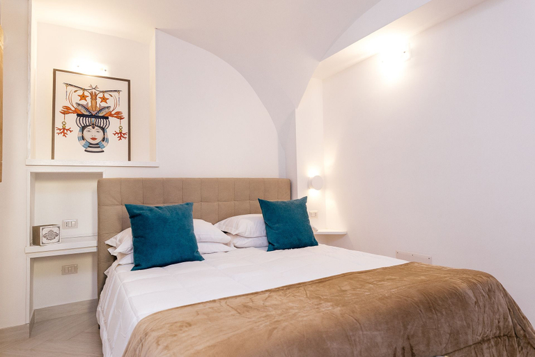 Bedroom 4, Villa Totti, Napoli