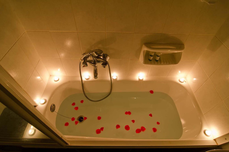Bathroom 5, Vergina Hotel, Central Macedonia
