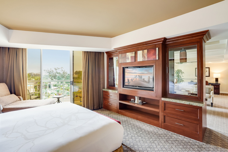 Bedroom 4, Hilton La Jolla Torrey Pines, San Diego