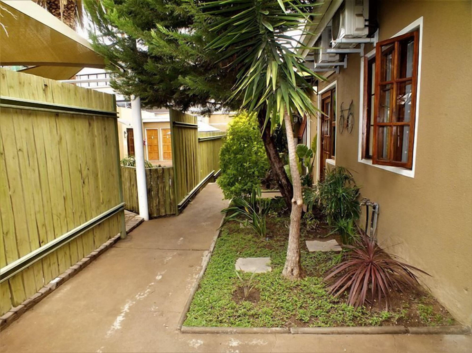 Exterior & Views 2, Uzuri Guesthouse, Windhoek East