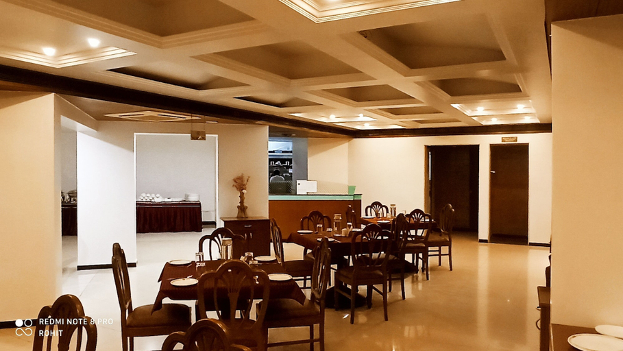 Food & Drinks 5, Maharaja Regency, Satara
