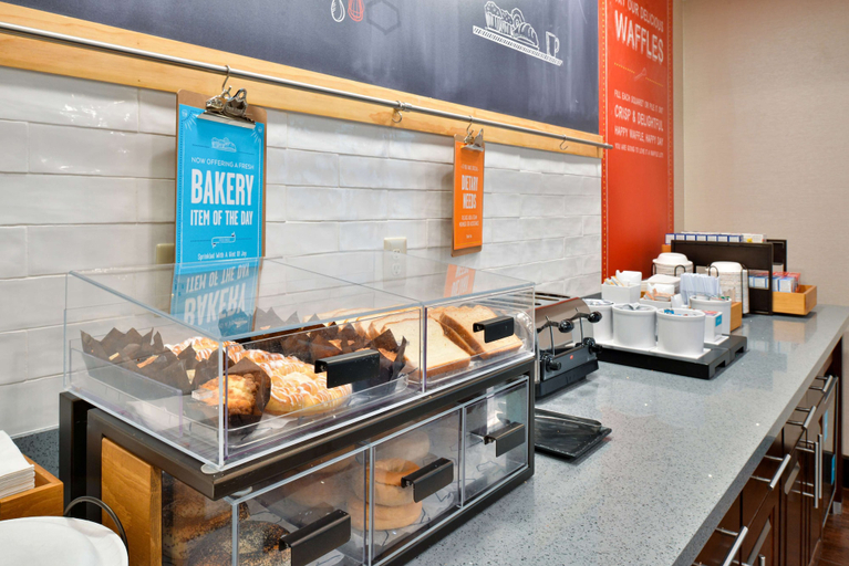 Food & Drinks 5, Hampton Inn & Suites Hutto Austin, Williamson