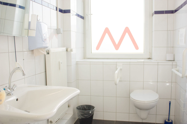 Bathroom 5, MAC City Hostel, Hamburg