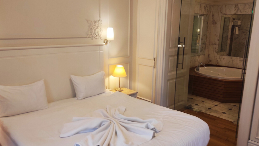 Bedroom 3, Corinne Art & Boutique Hotel, Beyoğlu