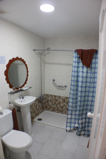 Bathroom 4, Aparthotel la Piramide, Las Palmas