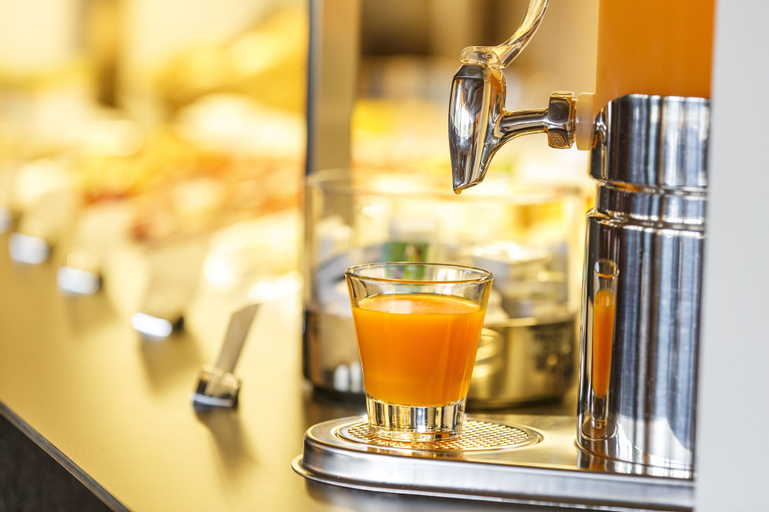Food & Drinks 14