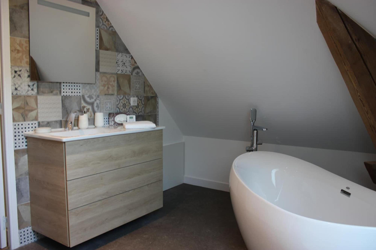 Bathroom 5, Clos Marie, Saône-et-Loire