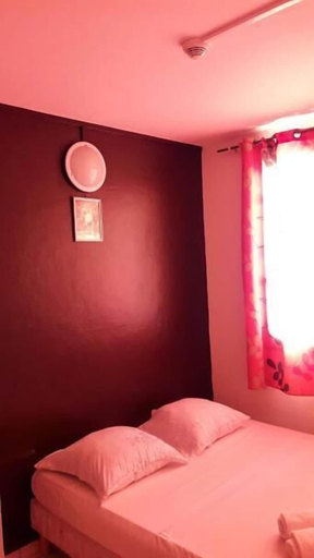 Bedroom 5, Hotel Du Centre, Saint-Denis