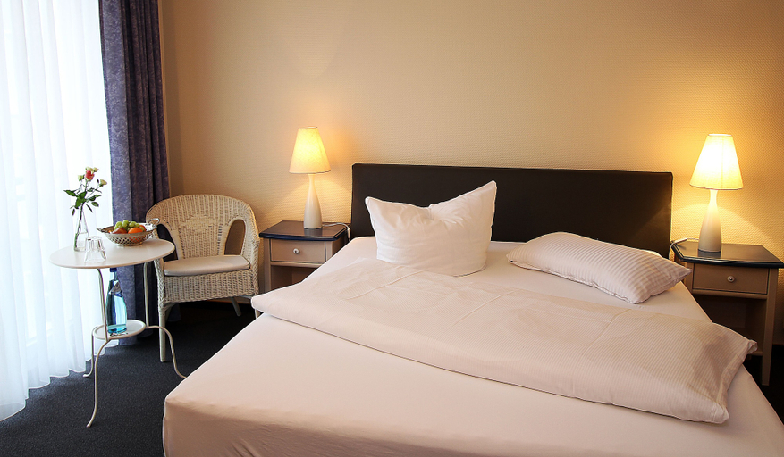 Bedroom 4, Hotel Lindemann, Wetteraukreis