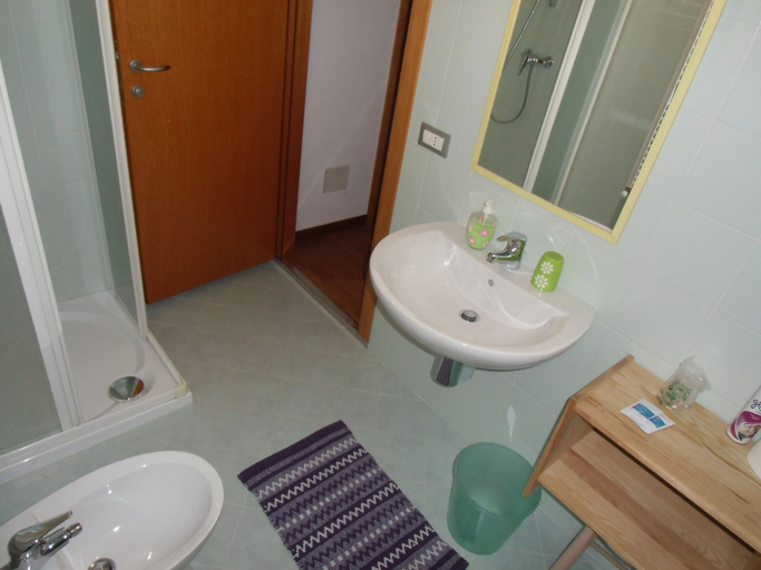 Bathroom 4, Podere Vedelago, Treviso