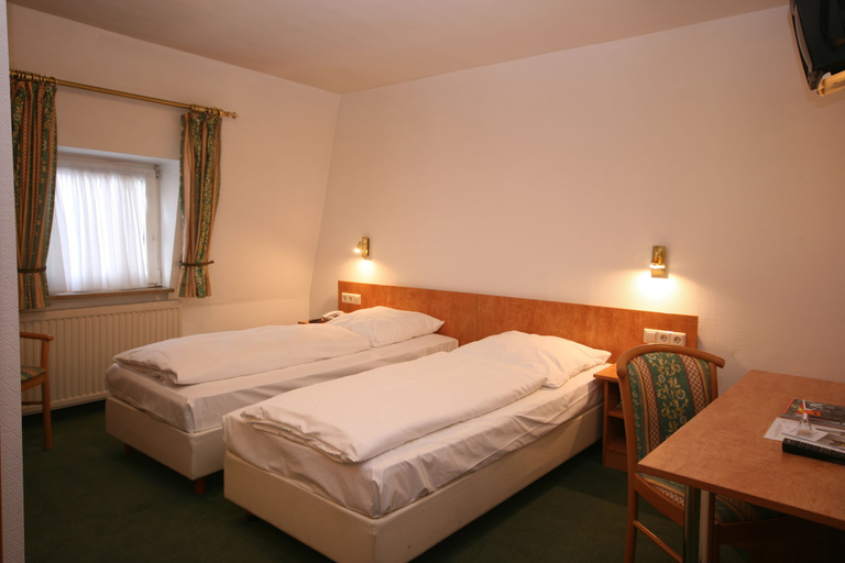 Bedroom 2, Hotel Gasthof Zur Linde, Ansbach