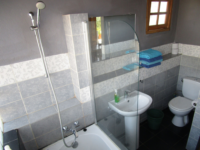 Bathroom 3, Meva Guesthouse, Analamanga