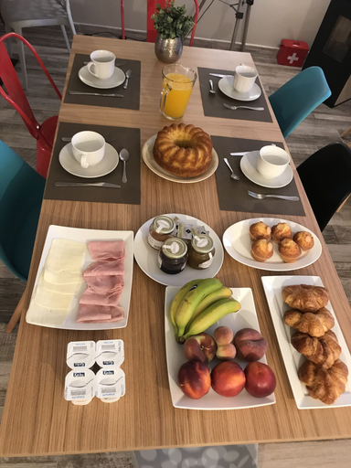 Food & Drinks