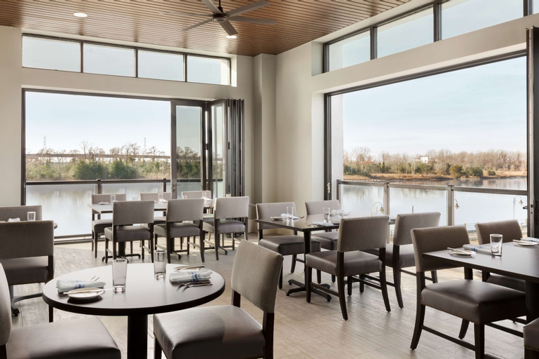 Food & Drinks 5, Embassy Suites by Hilton Wilmington Riverfront, New Hanover