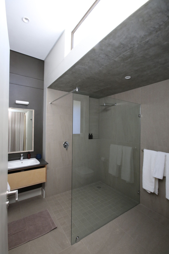 Bathroom, The Elegant Guesthouse, Windhoek East