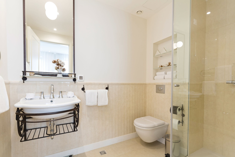 Bathroom 4, Envoy Hotel Belgrade, Belgrade