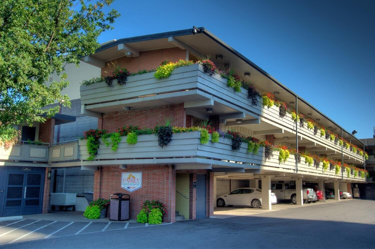 Exterior & Views 2, Travelodge by Wyndham Niagara Falls at the Falls, Niagara