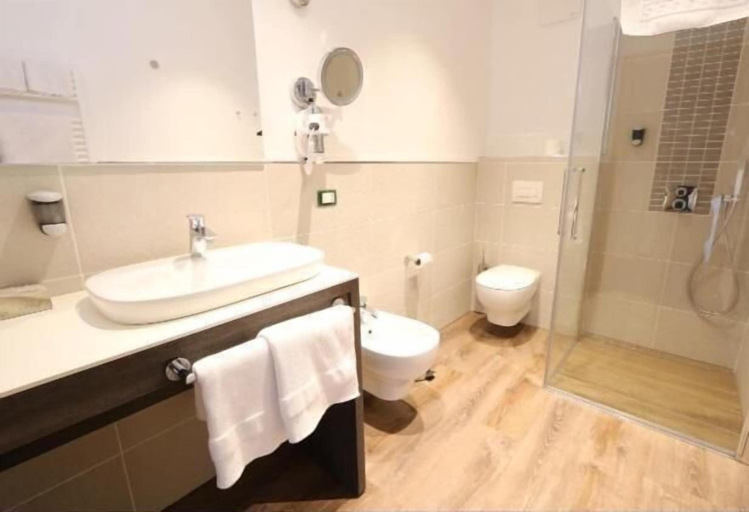Bathroom 5, DolceVita Ambiez, Trento