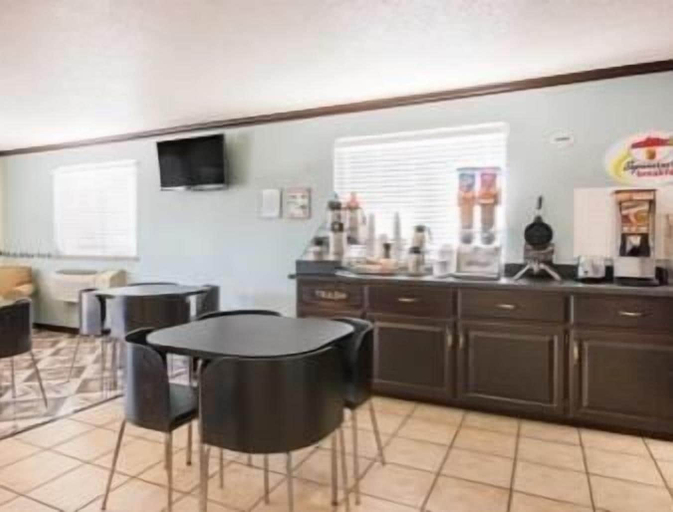 Food & Drinks 5, Super 8 by Wyndham Thurmont, Frederick